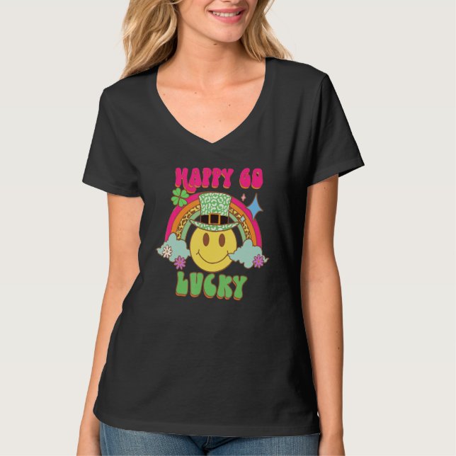 St Patricks Day Happy Go Lucky Rainbow Happy Face  T Shirt (Framsida)