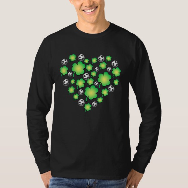 St Patricks day Heart made of c and soccer balls T Shirt (Framsida)
