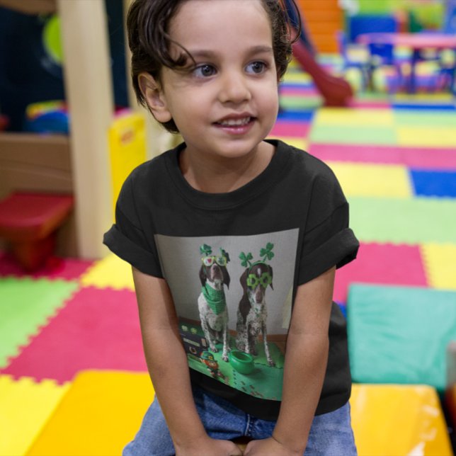 St. Patrick's Day Hundar Party Småbarn Mörk T-Shir T Shirt (St. Patrick's Day Dogs Party Toddler Dark T-Shirt)