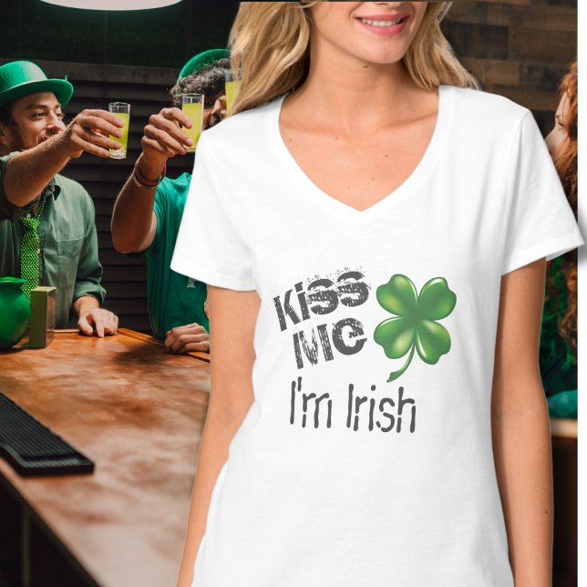 St. Patrick's Day Kiss Me Jag är Irish Grönt Shamr T Shirt (Skapare uppladdad)