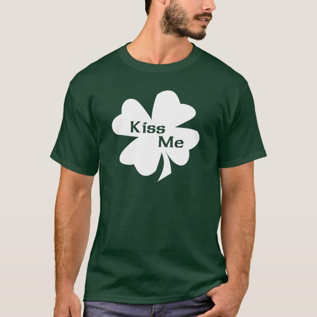 St. Patrick's Day Kiss Me T-Shirt (Framsida)