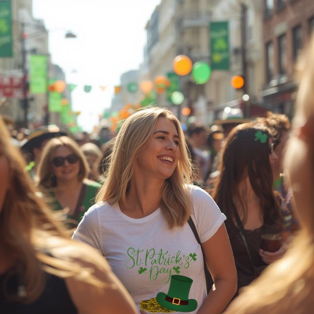 St. Patrick's Day Kvinnors Slitstarka T-Shirt (Skapare uppladdad)