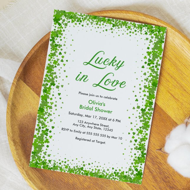 St Patricks Day Lucky in Love Bröllopsdusch  Inbjudningar (St Patrick's Day Irish Lucky in Love Bridal Shower Invitation )