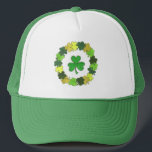 St. Patrick's Day Lucky Irish Grönt Shamrock Truckerkeps<br><div class="desc">Hat har en ursprunglig markörillustration av en ljus grönt schamputans. Underbar för parad och andra St. Patrick Day firande! Denna illustration finns även på andra produkter. Ser du inte vad du är tittar för? Behöver du hjälp med anpassning? Kontakta Rebecca för att få något designat bara för dig.</div>