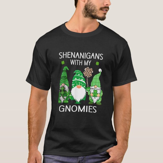 St Patricks Day Lucky Shamrock Leopard Gnomer  T Shirt (Framsida)