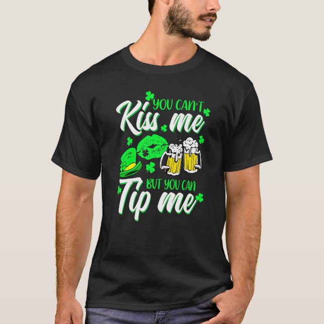 St Patrick's Day Lucky Shamrock Waitress Bartender T Shirt (Framsida)