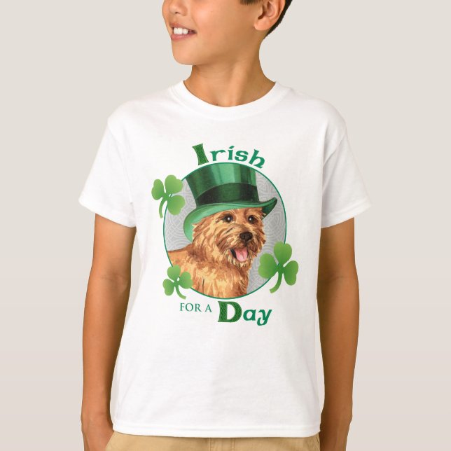 St. Patrick's Day Norwich Terrier T Shirt (Framsida)