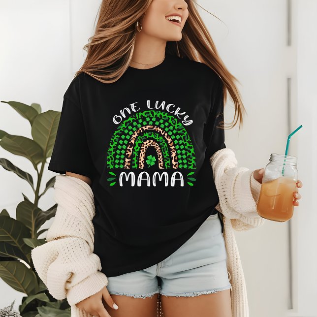 St patricks day One Lucky Mamma Grönt Boho Rainbow T Shirt (Skapare uppladdad)