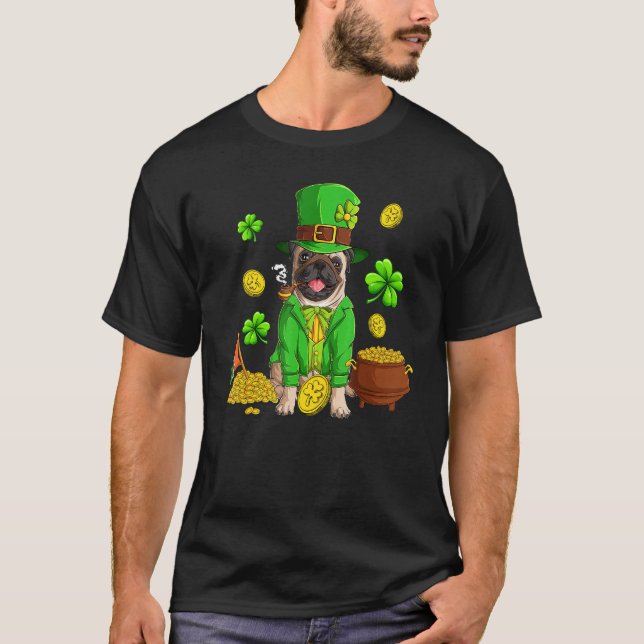 St patricks day Pug Irish Hundar Saint Paddys Day T Shirt (Framsida)