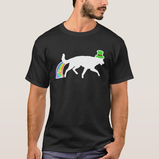 St Patricks Day Regnbågs Hund  Tysk Shepherd T Shirt (Framsida)