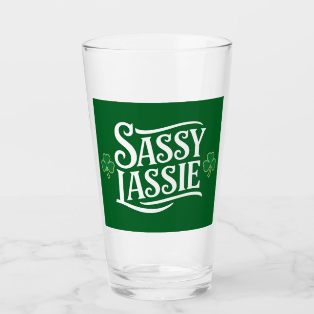 St Patricks Day Sassy Tjej Rollig Irländsk Tjej  Glaskopp (Framsida)