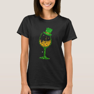 St patrick's day Shamrock Vin Glass for Womens me T Shirt