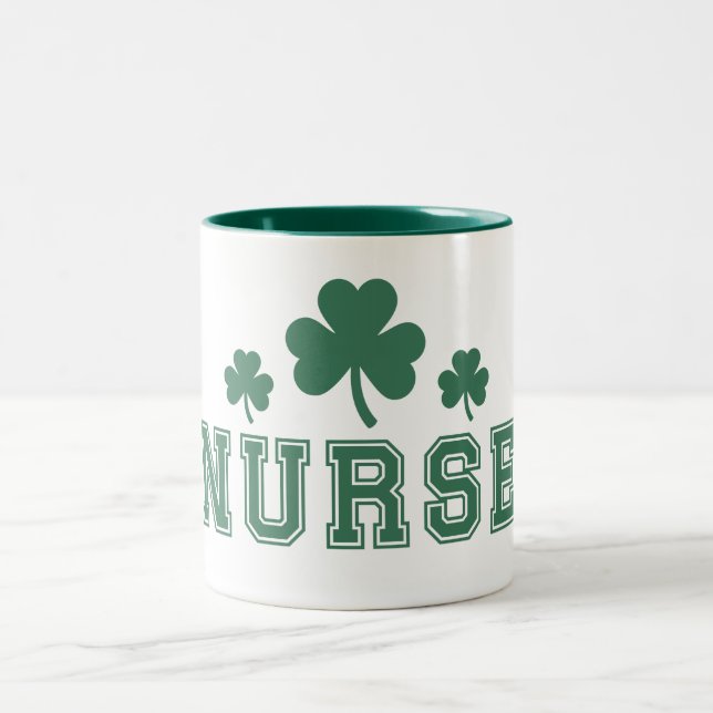 St Patricks Day Sjuksköterska Shamrock Wrap Around Två-Tonad Mugg (Center)