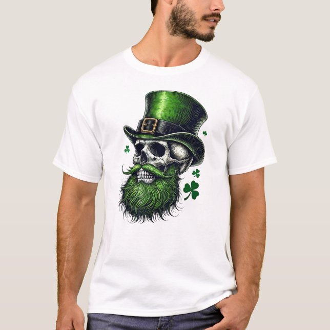 St. Patrick's Day Skull med Grönt Beard T Shirt (Framsida)