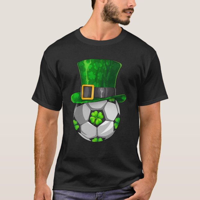 St patrick's day Soccer Ball Leprechaun Shamrock T Shirt (Framsida)
