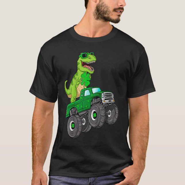 St patricks day T Rex Riding Monster Lastbil Dino  Shirt (Framsida)