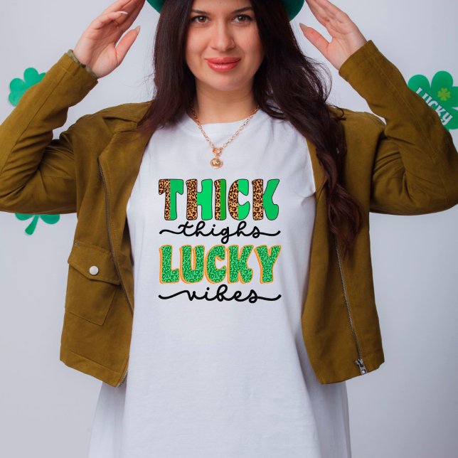 St. Patrick's Day Thick Thighs Lucky Vibes T Shirt (Skapare uppladdad)