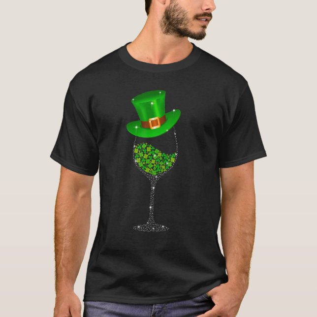 St patrick's day Vin Glass Shamrock Irish Vin T Shirt (Framsida)