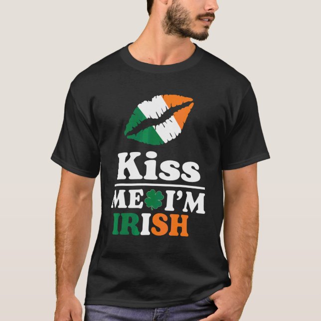 St Patrick's Kiss Me Jag är Irish Funny Saint patr T Shirt (Framsida)