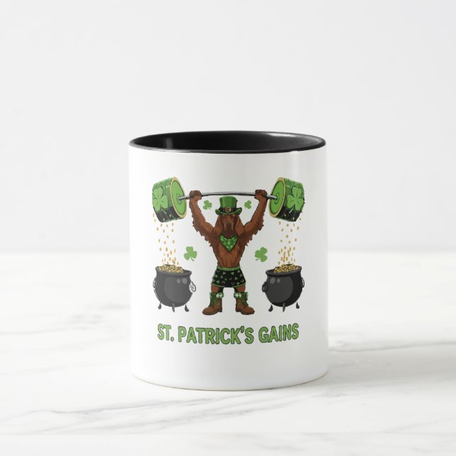 St. Patricks komiska tyngdlyftande irländska bosät Mugg (Center)