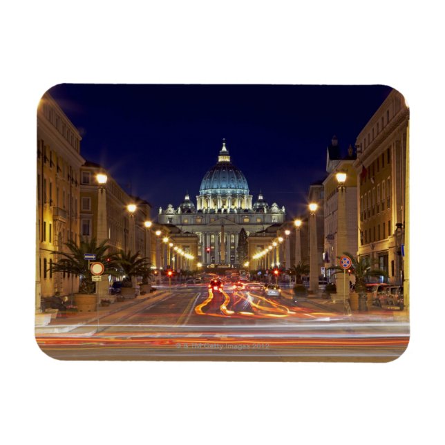 St Peter's Basilica mot vägslutet på natten Magnet (Horisontell)