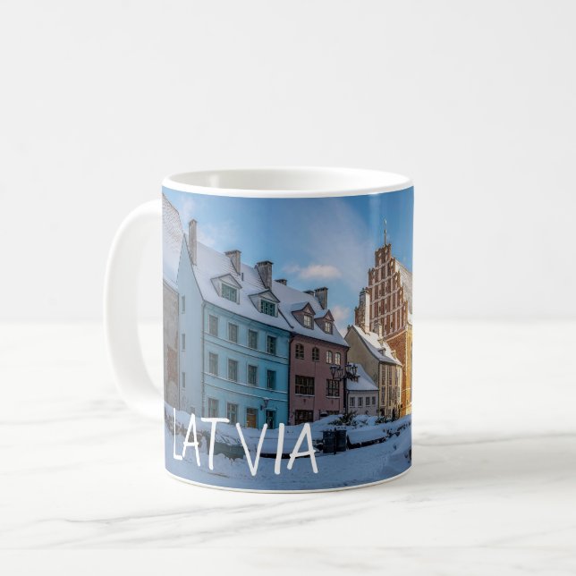 St. Peter's Church på vintern i Riga, Lettland Kaffemugg (Framsida vänster)