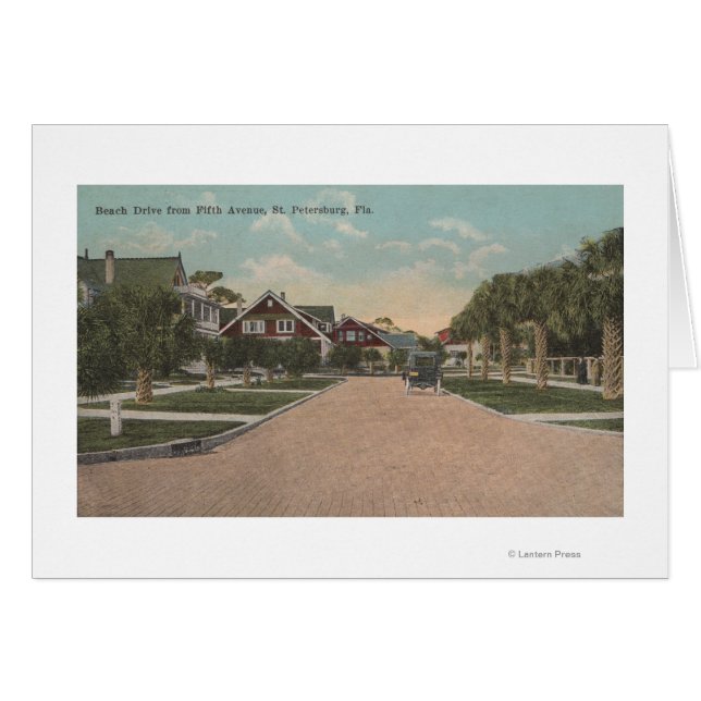 St. Petersburg, FL - View of Beach Dr & 5th Ave Hälsningskort (Framsidan Horizontal)