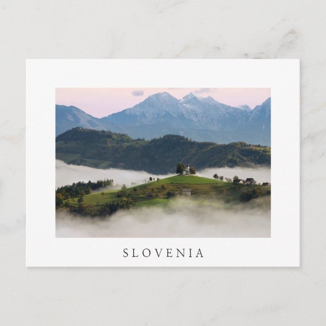 St. Thomas kyrka med berg i Slovenien vit Vykort (Framsida)