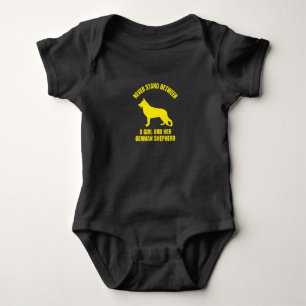 Stå aldrig mellan en tjej och hennes tyska Shephe T Shirt