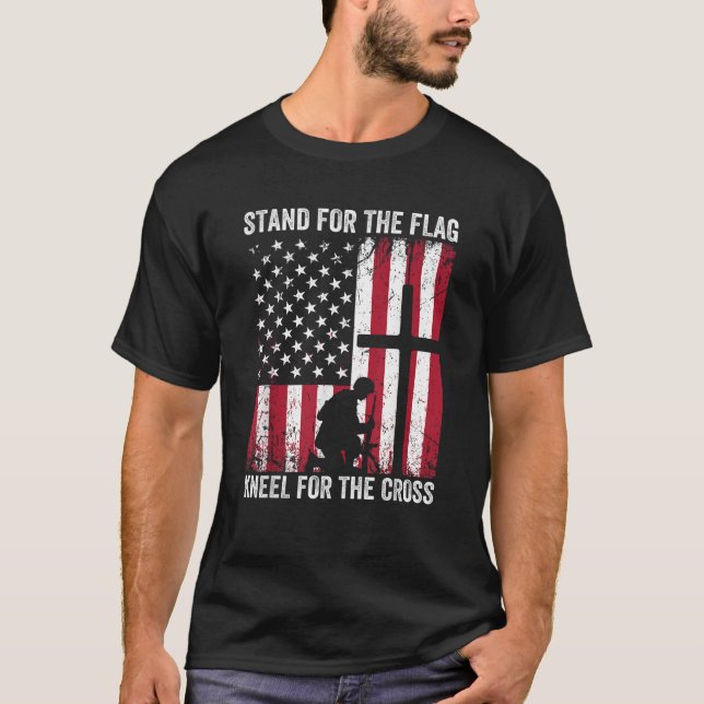 Stå för Flagga Kneel för Kor T Shirt (Framsida)