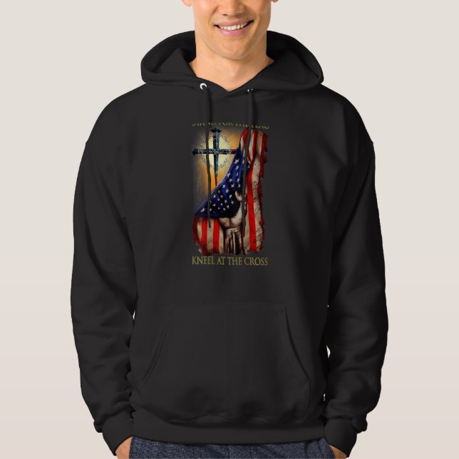Stå för Flagga Kneel vid Kor 1 Hoodie (Framsida)