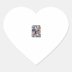 Stå för flaggan, knäböj för korset, T-shirt design Hjärtformat Klistermärke
