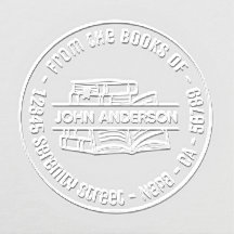 Stack av bokskylt från Bokar Round Adress