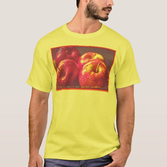 "Stack of Red Apples Fruit" Cute Photo. Köp nu T Shirt (Framsida)