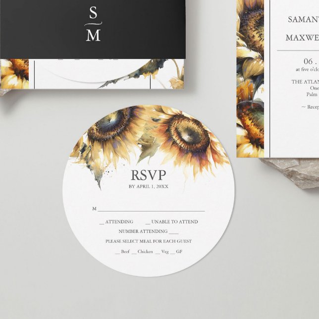 Stackningsbara inbjudningar till rundsolrosblommor (Stacked wedding invitations with rsvp rustic watercolor sunflower design by Do Tell A Belle.)