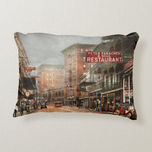Stad - New Orleans - En titt på St Charles Ave 191 Prydnadskudde
