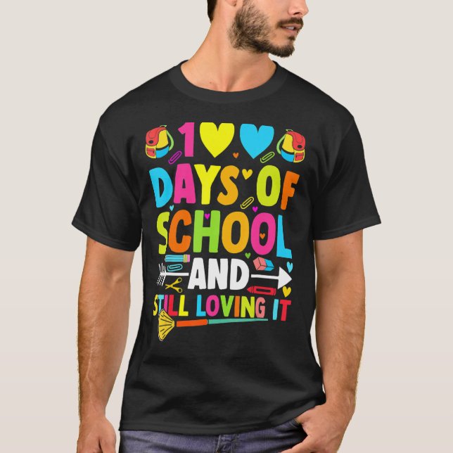 Städa 100 dagar i skolan och lyssna på den t shirt (Framsida)