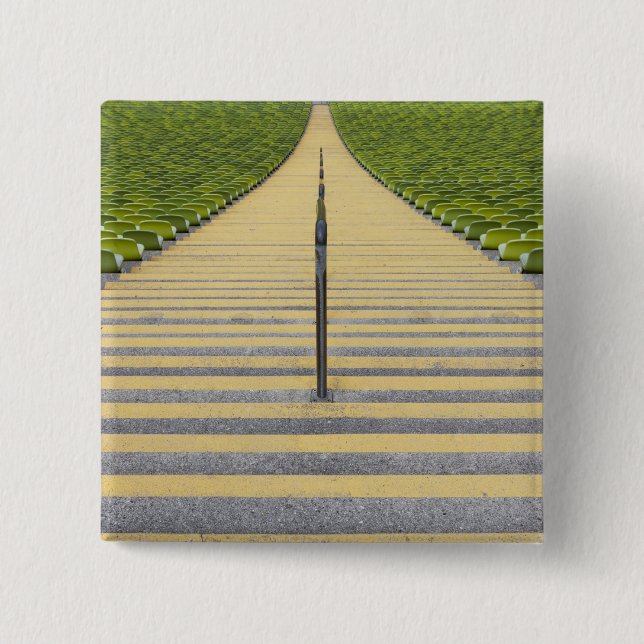 Stadiontrappan between ror av grönt placerar knapp (Framsida)