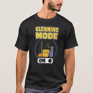 Städning läge på hushållet och hushållsinnehavaren t shirt