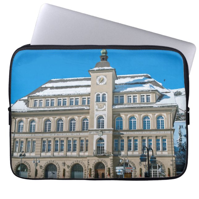 Stadshus i St Moritz Laptop Sleeve (Framsidan)
