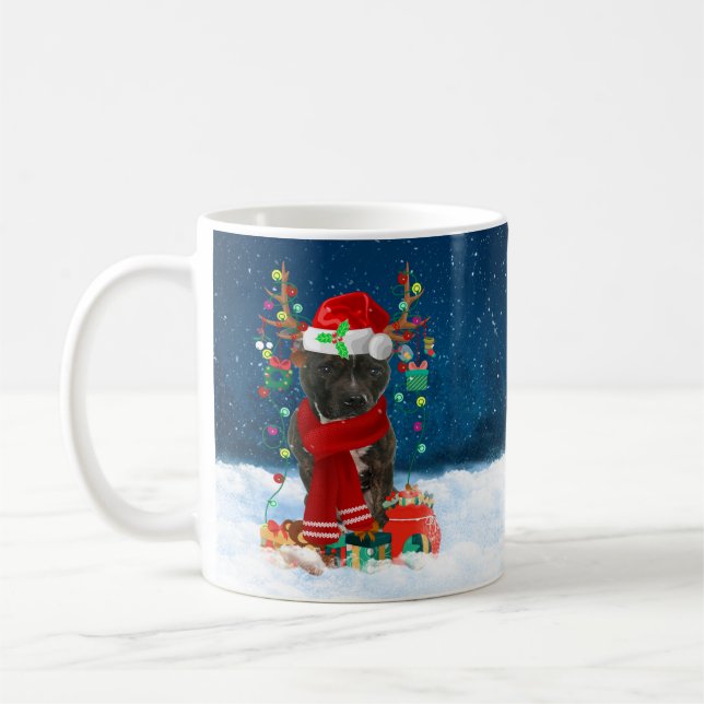 Stafford Bull Terrier i Snö med jul Kaffemugg (Vänster)