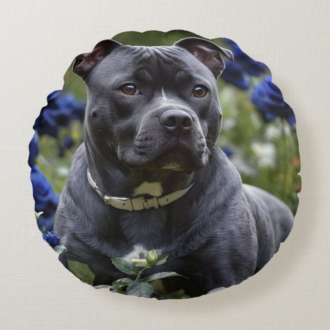 Stafford Bull Terrier in Blue Ro Garden Rund Kudde (Framsidan)
