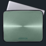 Stainless Steel-utseende av metallisk Grönt Laptop Sleeve<br><div class="desc">Bakgrund av metallisk grönt i elegant,  glansigt rostfritt stål.</div>