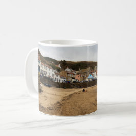 Staithes hamnstrand och byns centrum kaffemugg