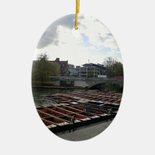 Stakbåtar på flodkammen i Cambridge Julgransprydnad Keramik (Framsidan)