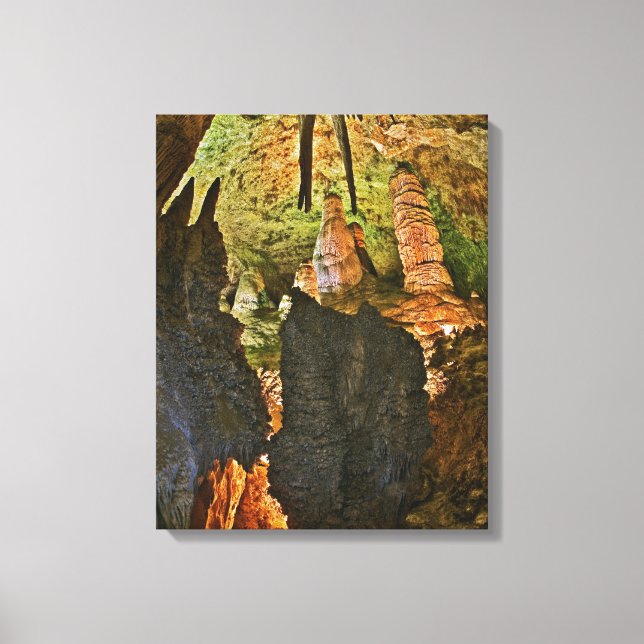 Stalactites and stalagmites in the Hall of Giants. Canvastryck (Framsida)