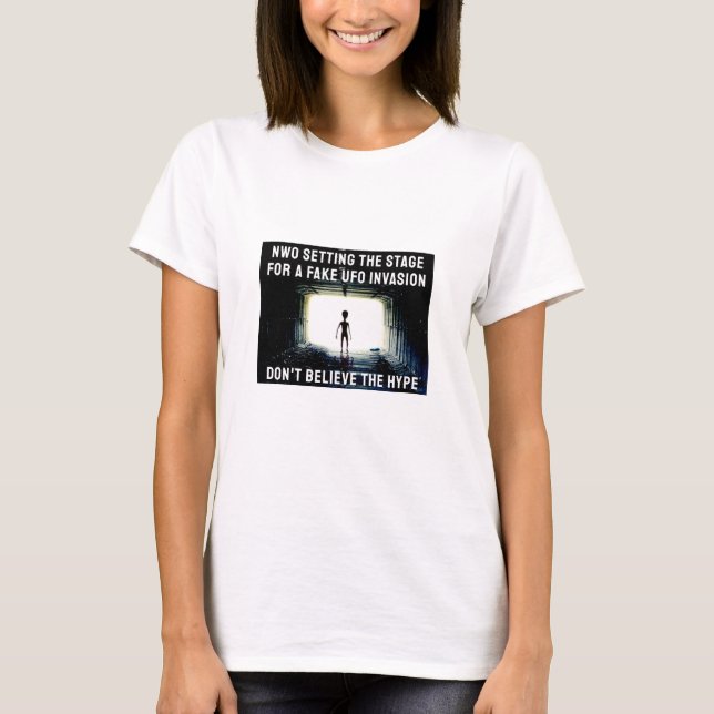 Ställa in Alienscen (light) T-Shirt (Framsida)