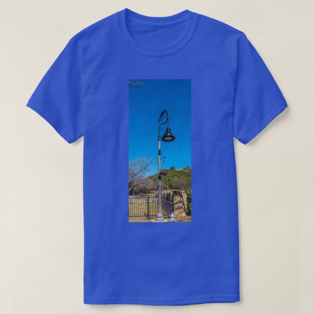 Ställning för dekorativ järn-lampa t shirt (Design framsida)