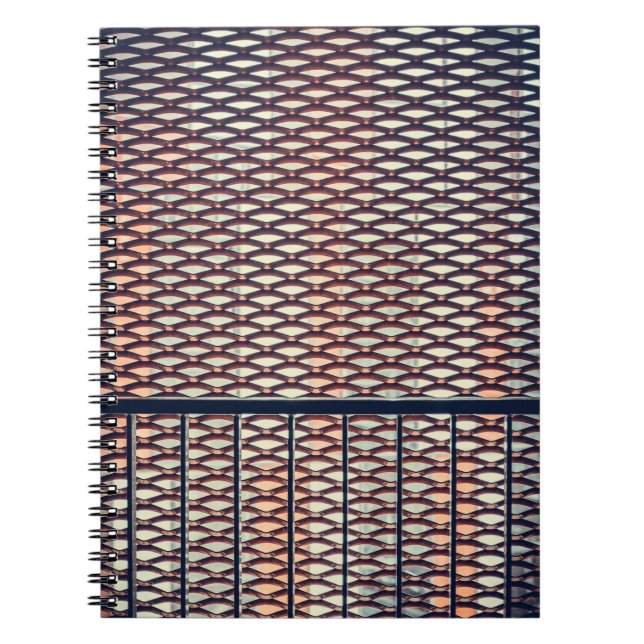 Stålstängsel av grått anteckningsbok (Framsidan)