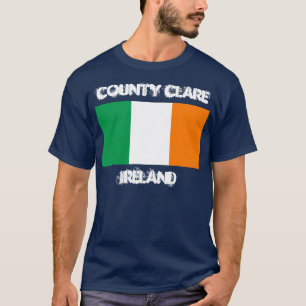 Ståndsmässiga Clare, Irland med irländsk flagga Tee